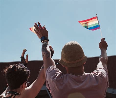 incontri gay siracusa|Chatta e fissa appuntamenti con uomini gay, bisessuali,